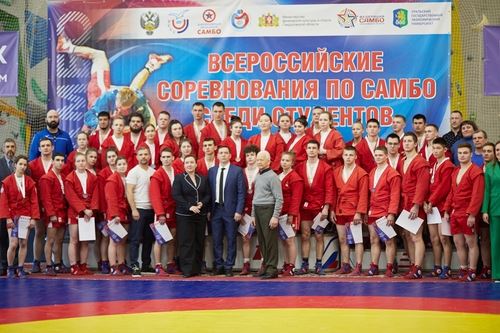 
<p>                                В Екатеринбурге завершился Всероссийский турнир по самбо среди студентов</p>
<p>                        