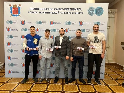 
<p>                                В Санкт-Петербурге торжественно вручили звания мастеров спорта по самбо</p>
<p>                        